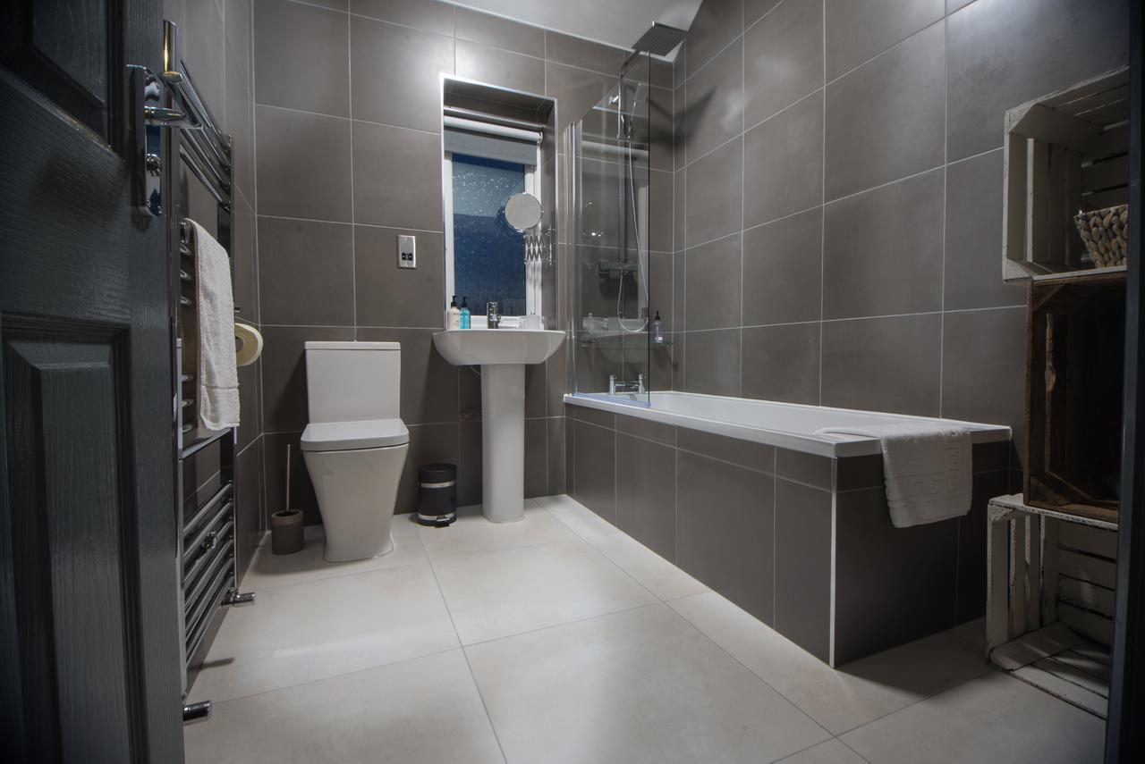 Barnston House - Heswall - Spacious Homely Holiday Home By Rework Accommodation Екстериор снимка